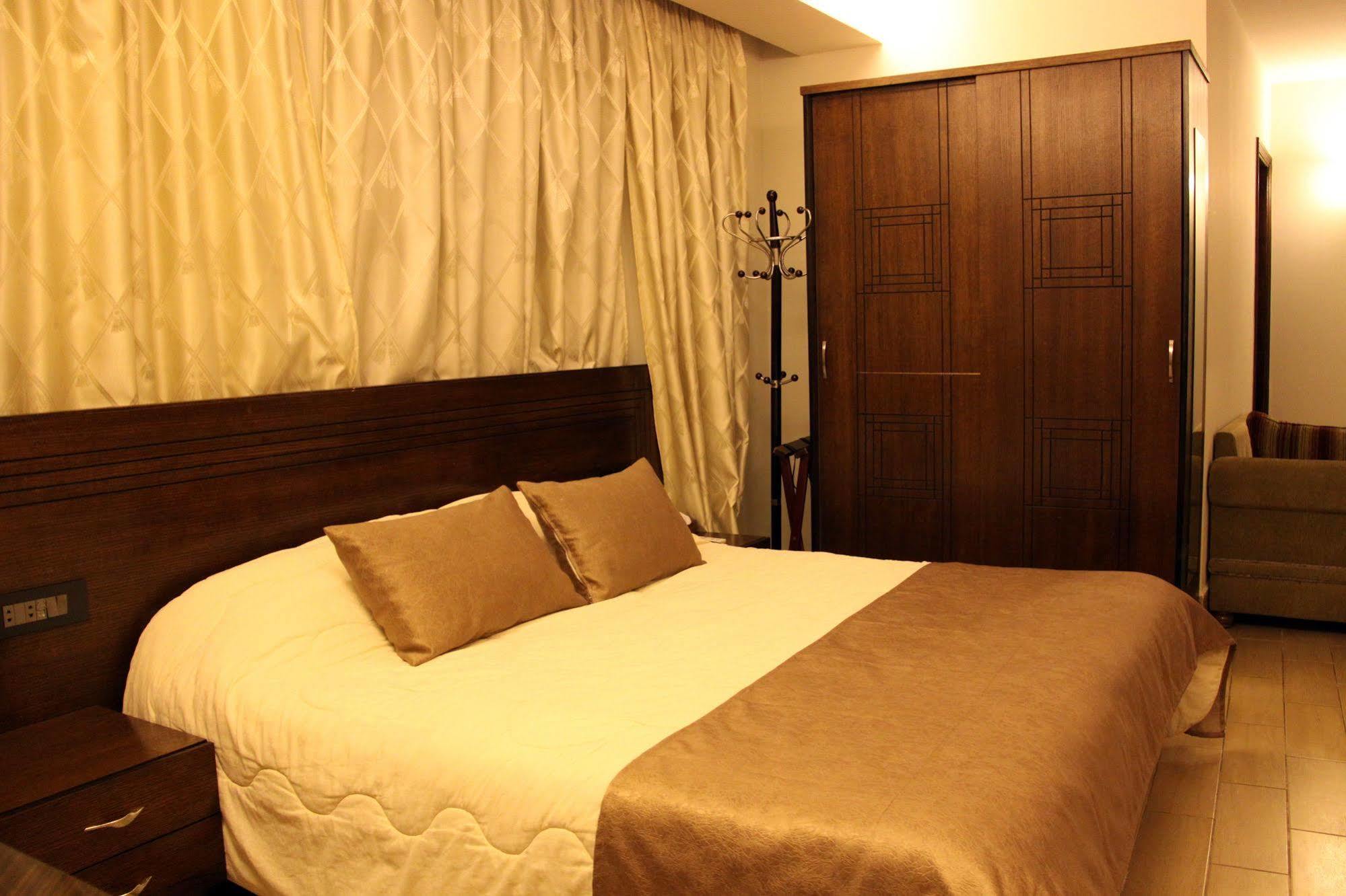 Lamedina Hotel & Resort Джуния Екстериор снимка