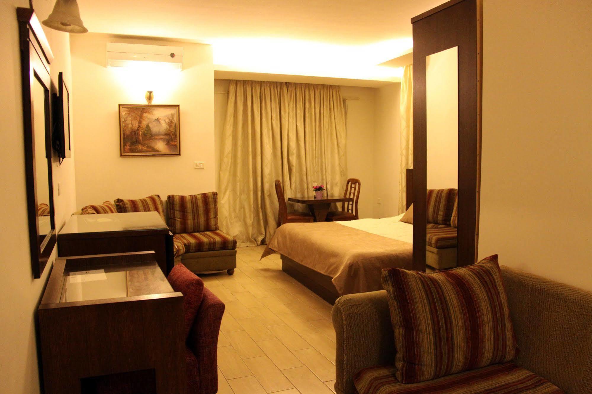 Lamedina Hotel & Resort Джуния Екстериор снимка