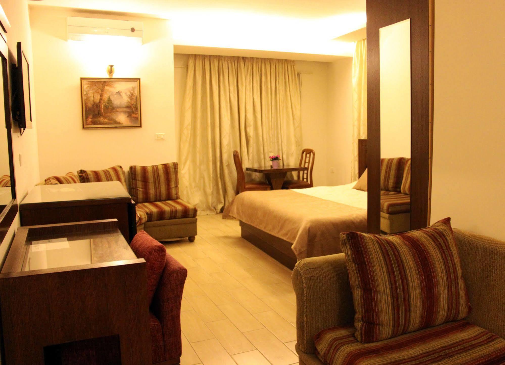 Lamedina Hotel & Resort Джуния Екстериор снимка